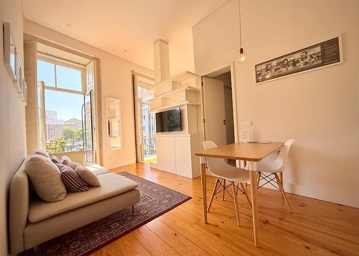 시네마 아파트먼트 *