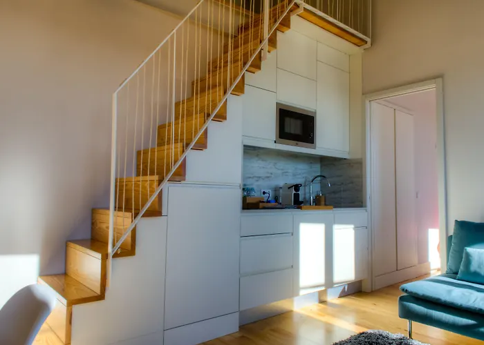 시네마 아파트먼트 *